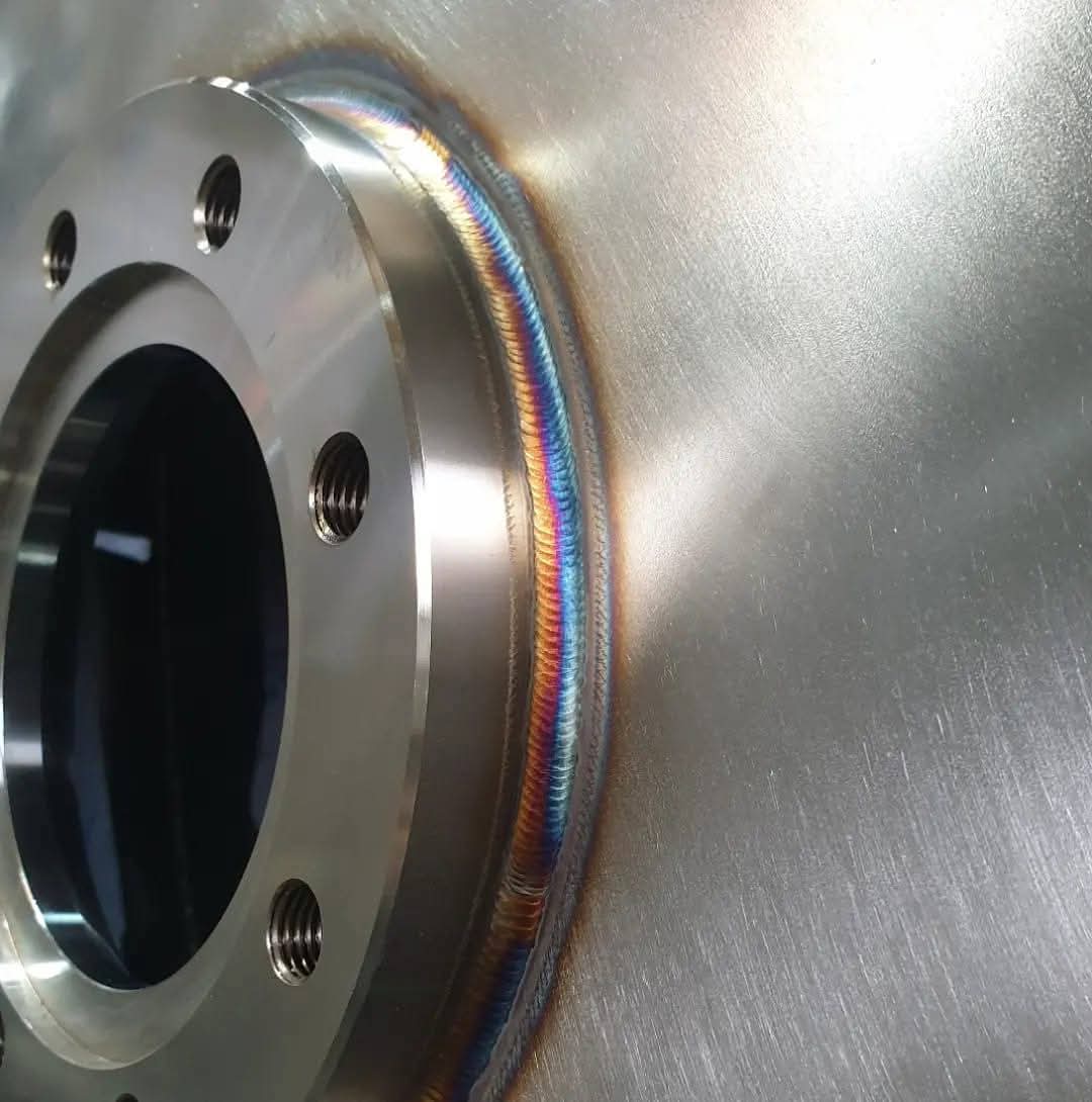 Structure en inox finie et polie